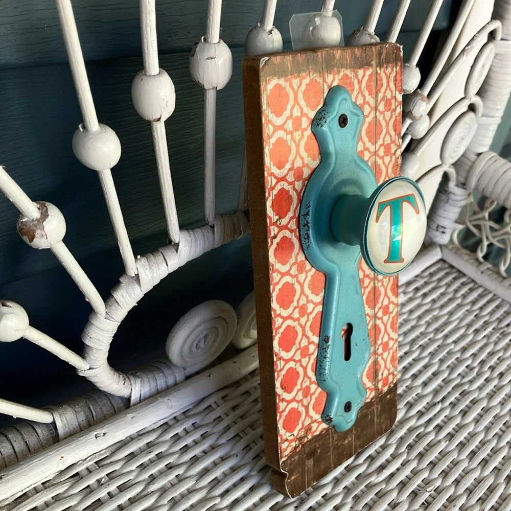 Bundle Of 4 Wall Hooks, Wooden, Ready To Hang